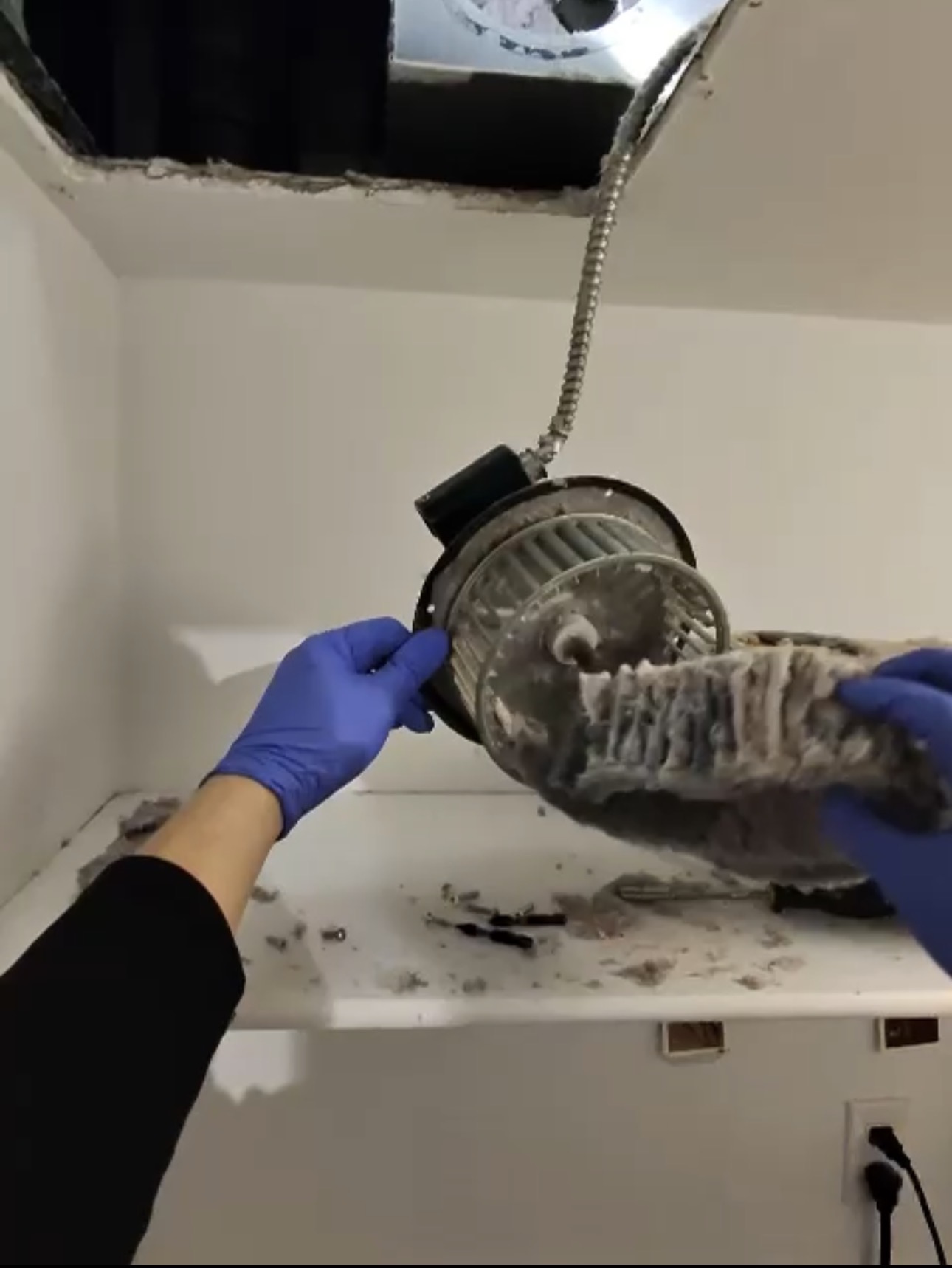 10 Signs Your Dryer Vent Needs Cleaning