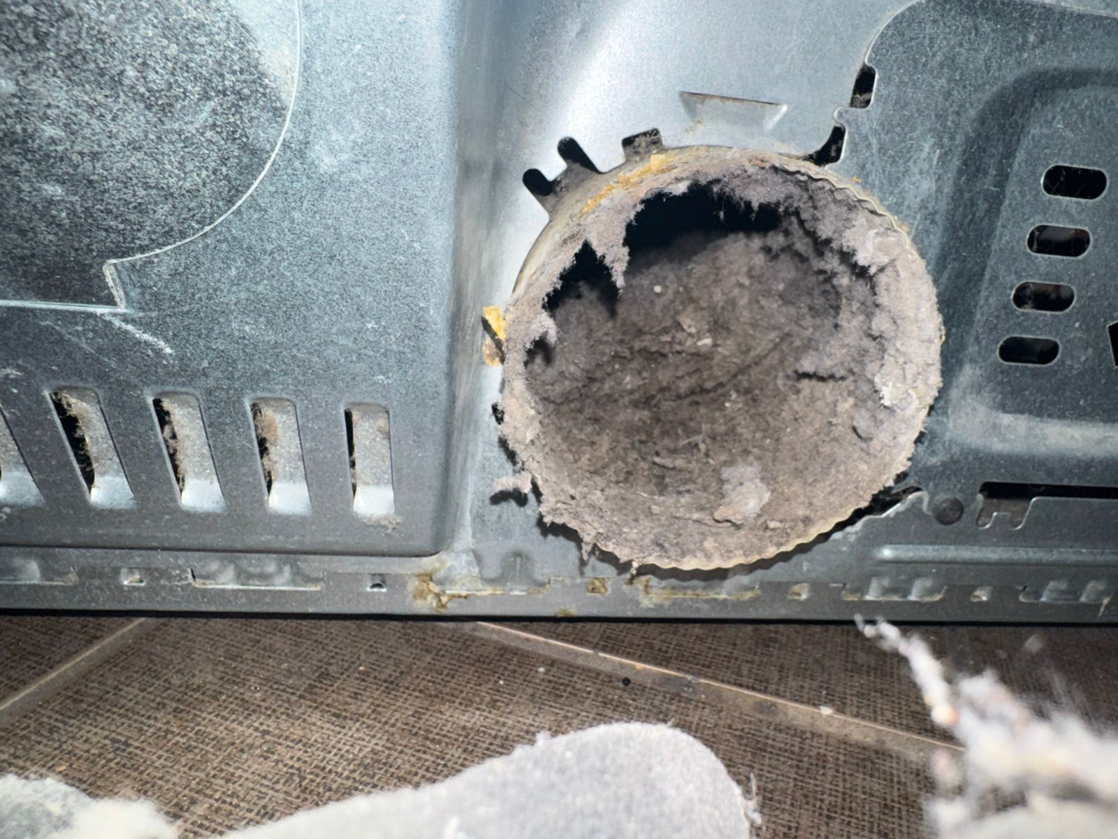 10 Signs Your Dryer Vent Needs Cleaning
